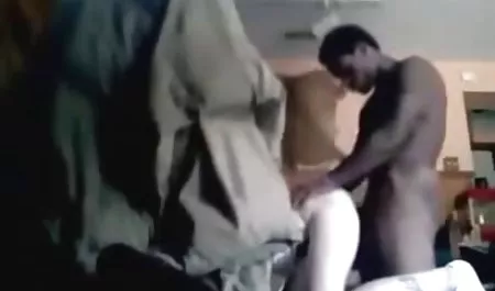 Tetona masajista en un vestido blanco el próximo cliente sexo en peru gratis